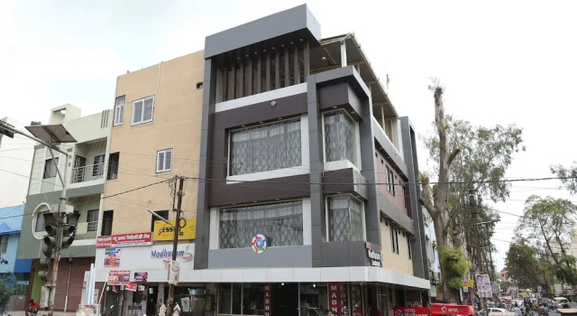 Capital O 12341 Madhuram Landmark