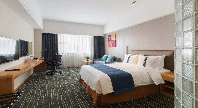 Двухместный номер Superior Holiday Inn Express Shanghai New Jinqiao by IHG