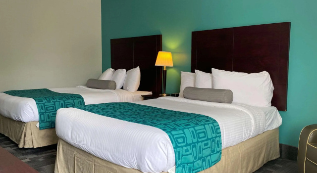 Четырёхместный номер Standard Travelodge by Wyndham Miramichi New Brunswick
