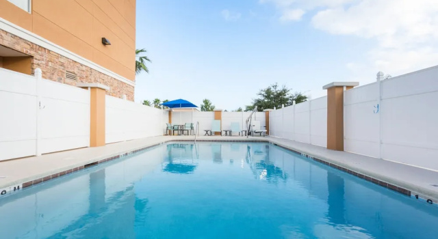 Holiday Inn Express & Suites Fleming Island, Забронировать Отель Ориндж-Парк штат Флорида