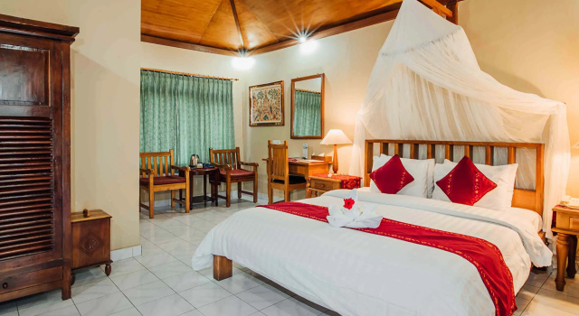 Бунгало с видом на бассейн Kuta Puri Bungalows, Villas and Resort