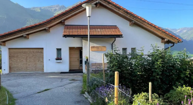 Ferienwohnung CASA URSIN Val Lumnezia, Забронировать Отель Отели Surselva 3 звезды, 3*