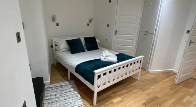 Modern 1 Bed Apartment