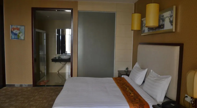 Люкс Kololo Courts Hotel & Restaurant