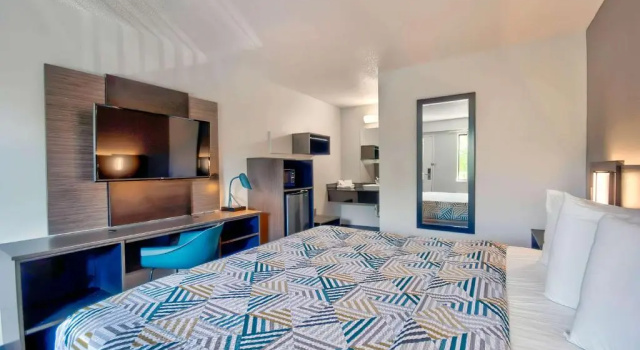 Номер Superior Motel 6-Warren, MI - Detroit East