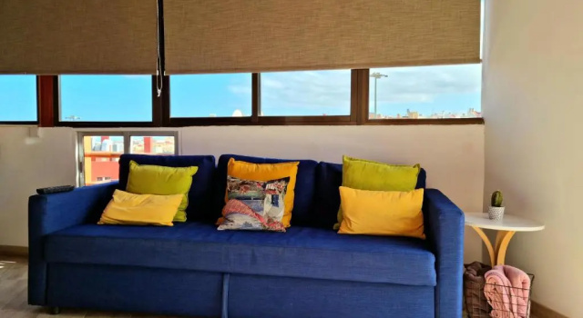 St George's House "Rooftop Terrace, Hot Tub, Love", Забронировать Отель Отели в центре Тельде, в центре