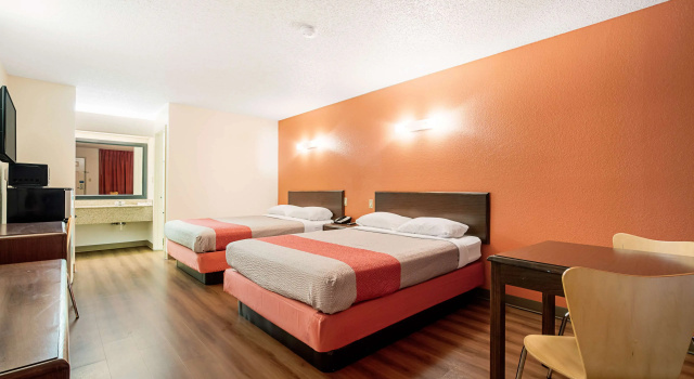 Motel 6 Covington, TN