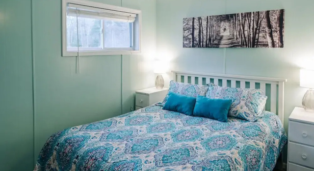 Семейный коттедж Beach Club of Oscoda Garden Cottage on the Lake