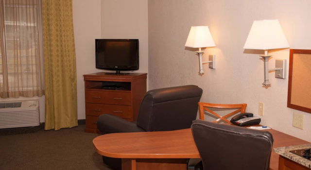 Люкс Candlewood Suites Logan by IHG