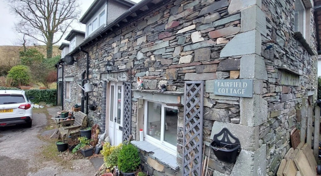 1 Bed Flat - Sleeps 4 - Garden - Parking - Wifi