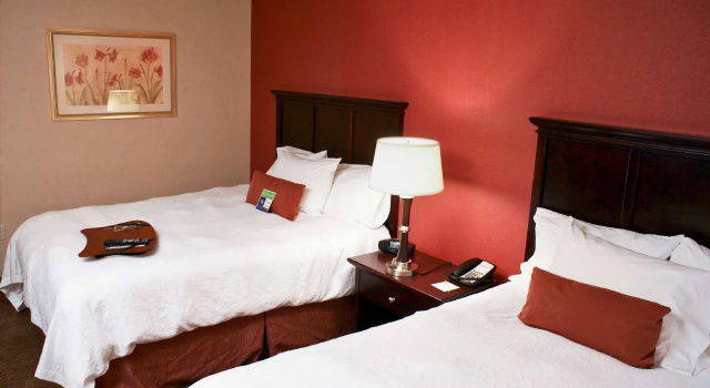 Четырёхместный номер Standard Hampton Inn Las Vegas/North Speedway