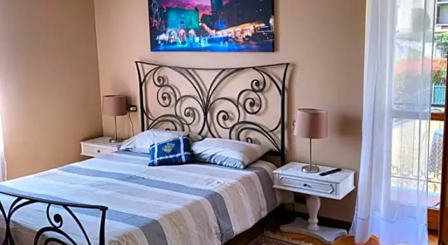 B&B RUFHOUSE, Забронировать Отель «постель и завтрак» Ловере Озеро Исео