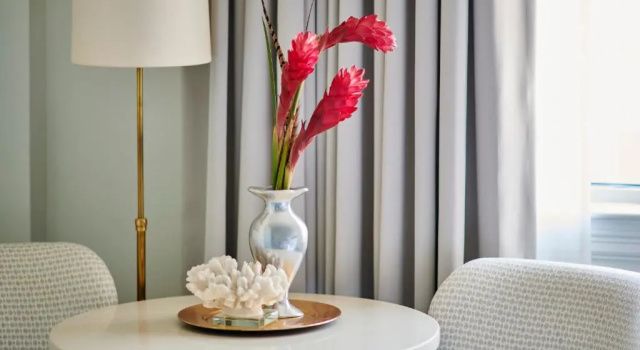 Четырёхместный номер Deluxe с балконом Harbourview Inn