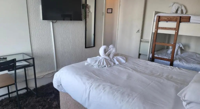 Sea View flat 2 with Fast WiFi and FREE parking, Забронировать Отель Скарборо Северный Йоркшир
