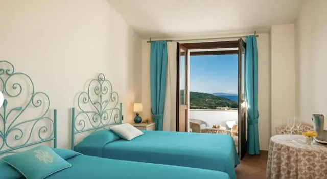 Номер Classic Hotiday Baja Sardinia Saline
