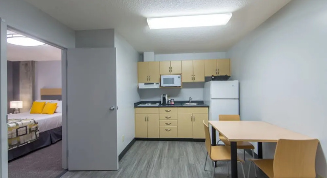 Люкс Deluxe MacEwan University Residence