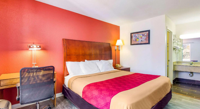 Двухместный номер Standard Econo Lodge