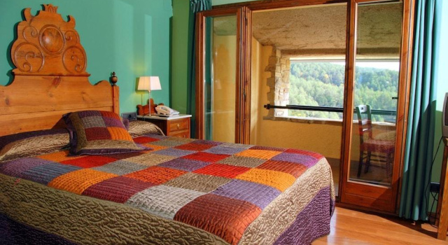 Hotel Rural Campalans, Varaa Hotelli Hotellit Bergueda uima-altaalla, Uima-allas