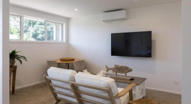 Luxury Apart, Balcony & Seaviews, Full Laundry, Kitchen & Heat Pump, Забронировать Апартаменты/квартира Отели региона Окленда с парковкой, Парковка