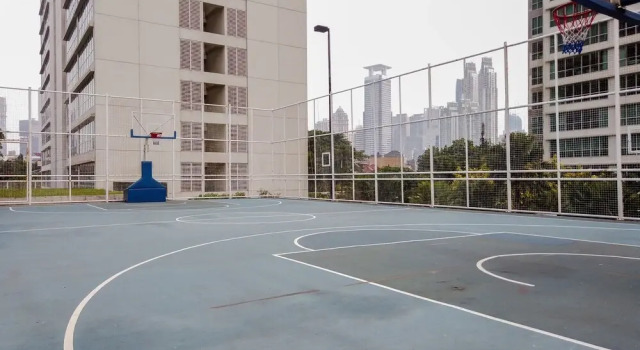 Exclusive 1BR with Working Room at Setiabudi Skygarden Apartment, Boek Appartement Setiabudi Hotels met een Zwembad, Zwembad