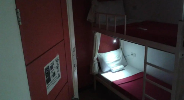 Кровать в общем номере (женский номер) Crossroads Hostel Manila