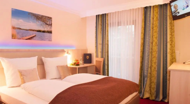 Трёхместный номер Standard Hotel Seeblick & Ferienwohnung