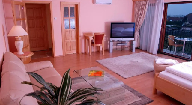 Полулюкс Hotel Karpatsky Dvor Lozorno