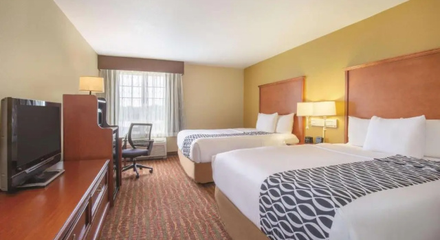 Четырёхместный номер Deluxe La Quinta by Wyndham Bentonville