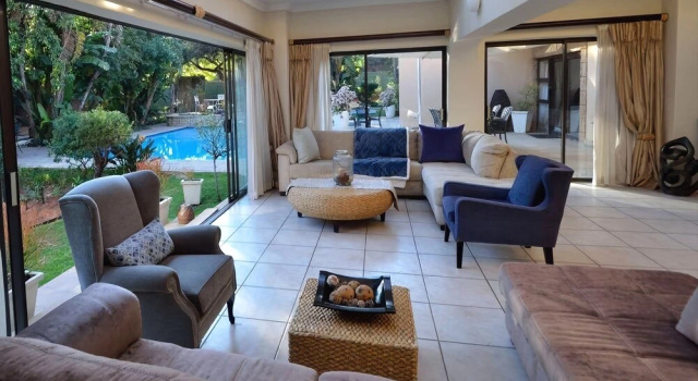 Radiance Guest Lodge and Conference Centre, Reservar Casa de hóspedes Hotéis em Gauteng com Piscina, Piscina