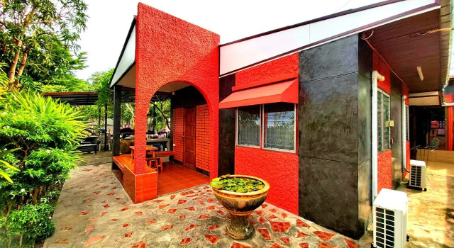 Бунгало Deluxe с балконом Wilailak Bungalow @ Koh Srichang