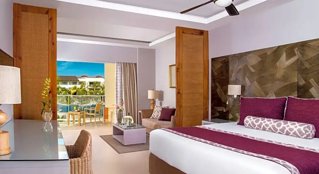 Двухместный номер Deluxe с видом на бассейн Dreams Royal Beach Punta Cana - All Inclusive