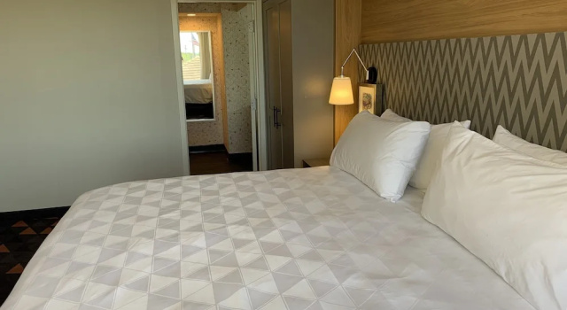 Люкс c 1 комнатой Holiday Inn Chicago Nw Crystal Lk Conv Ctr by IHG