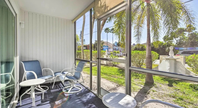 Walk to Beach: Condo w/ Pool & Patio In Sarasota!, Забронировать Апартаменты/квартира Сиеста-Ки Sarasota Area