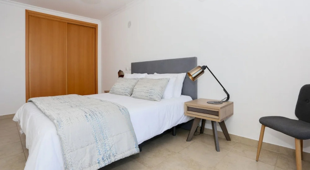 3-bedroom Apt, Sleeps 6, Pool, Gym & Jacuzzi, Забронировать Апартаменты/квартира Лагуш Барловенто