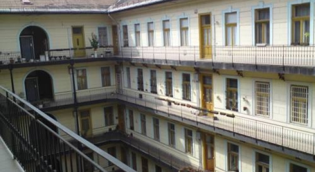BHV Apartments, Забронировать Апартаменты/квартира Отели Будапешта с парковкой, рядом с Венгерский государственный оперный театр, Парковка