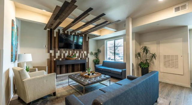 Soka Suites Dallas - Las Colinas