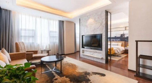 Huayang International Hotel, Забронировать Отель Отели Луонань с бассейном, Бассейн