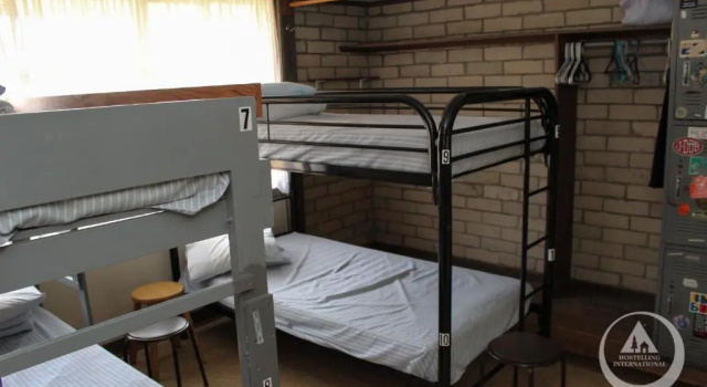 Кровать в общем номере (мужской номер) HI - Honolulu University Hostel