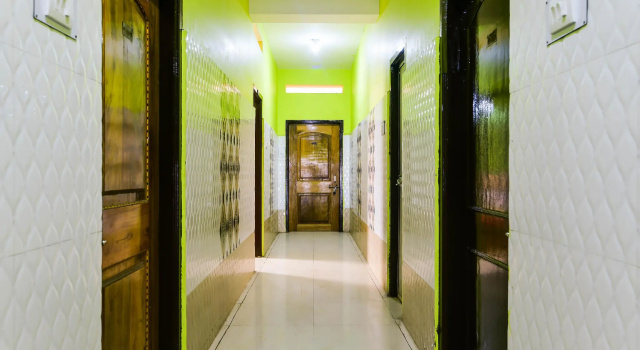 SPOT ON 63771 Hotel Puri Dham