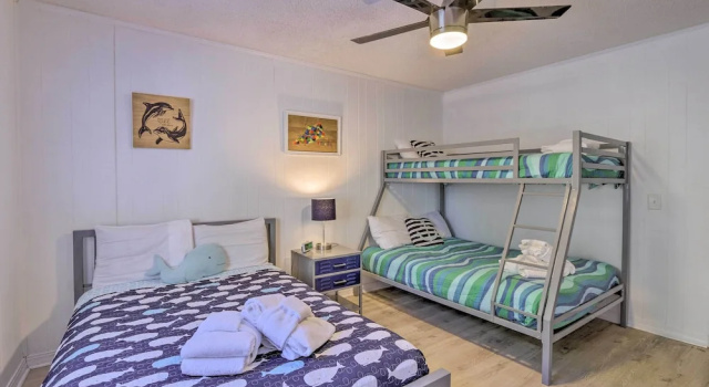 Hilton Head Condo w/ Covered Balcony + Pool Access
