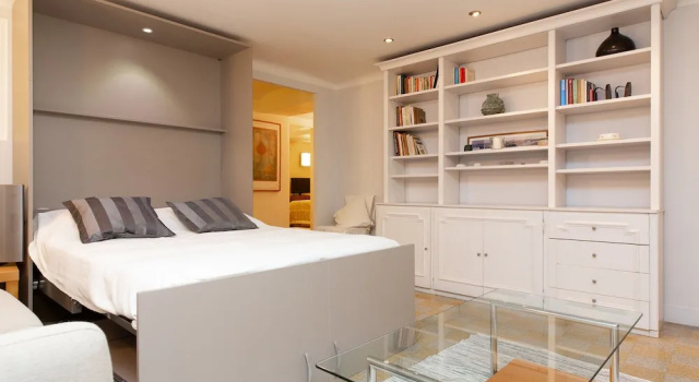 3P en rez de jardin d'un maison bourgeoise, Забронировать Отель Pointe Croisette 