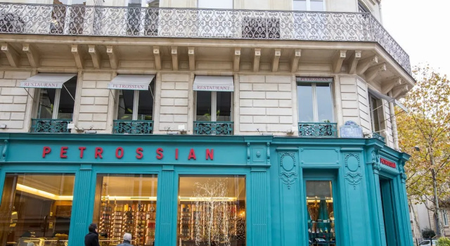 Views to the Eighth, Забронировать Отель Париж Иль-де-Франс, рядом с Studio Harcourt Paris
