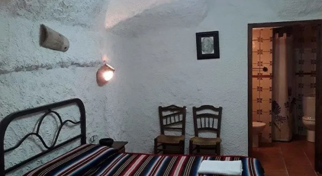 Cuevas Lourdes, Buchen Sie Hotel Benamaurel 
