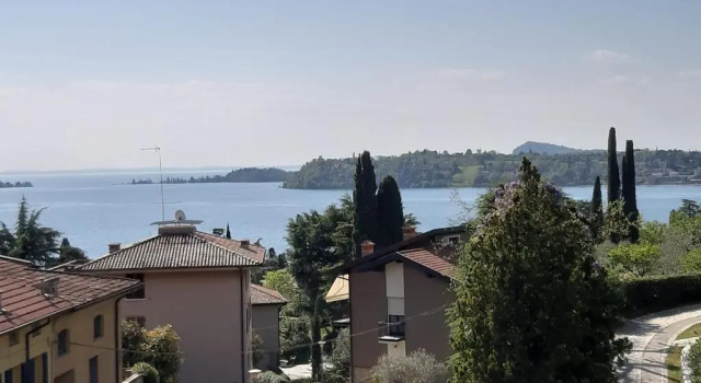 VALLE FIORITA 42 - Lake view apartment, Забронировать Апартаменты/квартира Отели Ломбардии с парковкой, Парковка