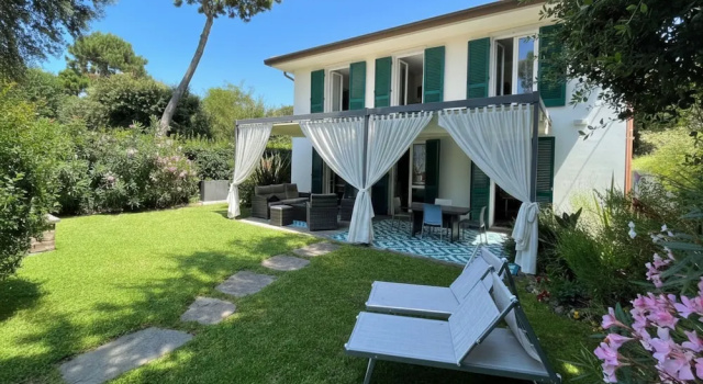 Семейная вилла с видом на море Villa Victor 100m from sea - Happy Rentals