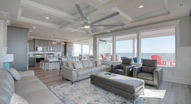 Suite Southern Charm, Забронировать Отель Отели Острова Оук с бассейном, Бассейн