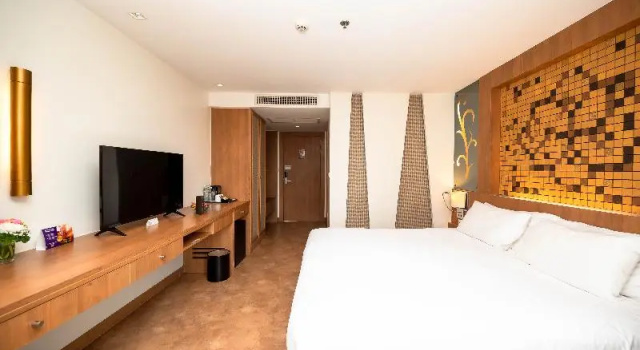 Двухместный номер Deluxe с балконом и с видом на бассейн Centara Nova Hotel Pattaya