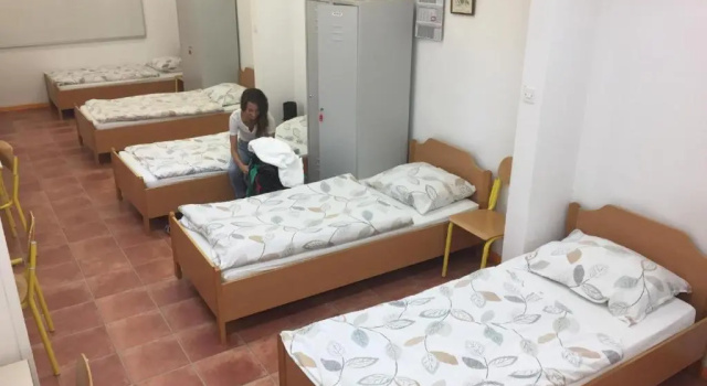Кровать в общем номере Youth Hostel Proteus Postojna