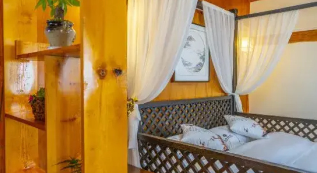 Люкс Deluxe Lijiang Feiming Holiday Courtyard Inn (Qingxi Street)
