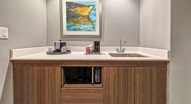Четырёхместный номер Standard Hampton Inn & Suites San Jose Airport